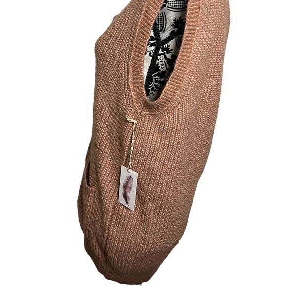 Jessica Simpson Sweater Vest - Picture 4 of 6